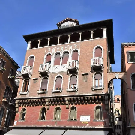 Lejlighed Locazione Turistica San Luca Terrace *